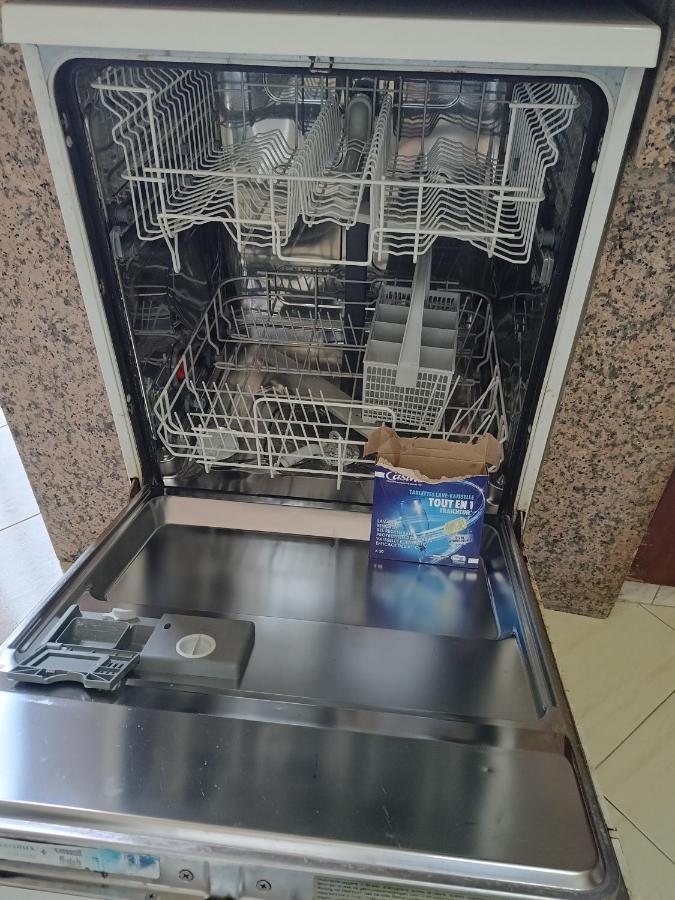Appart Najia Au Centre Kenitra Avec Grande Terrasse Exterior photo